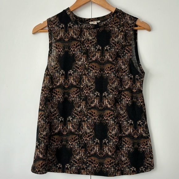 Lily white cheetah sleeveless shell size m - Picture 2 of 4